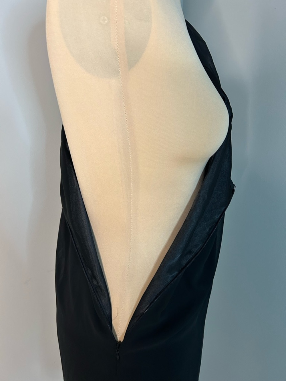 Xscape Black One-Shoulder Chiffon Evening cocktail Dress with Rhinestone Brooch - Picture 6 of 11